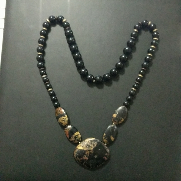 𝅺Black and Gold Tone Swirly Beaded Statement Necklace - Picture 1 of 2